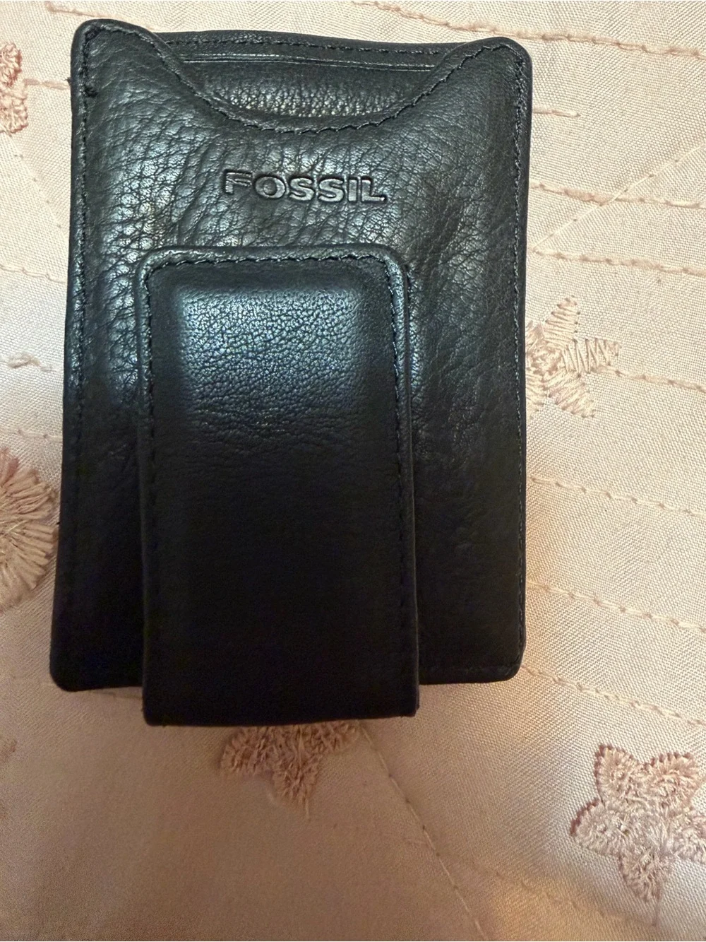 Fossil Men's Ingram Black Genuine Leather Minimalist Magnetic Card Case Wallet
